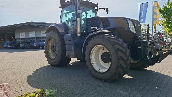 New Holland T8.275 - Traktori: kuva New Holland T8.275 - Traktori New Holland T8.275 - Traktori: kuva New Holland T8.275 - Traktori