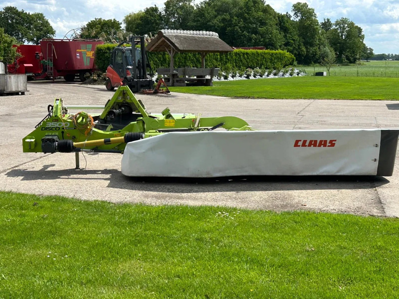 Claas Disco 3500 contour & Claas corto 250 maai combi schijvenmaaier - Niittokone: kuva Claas Disco 3500 contour & Claas corto 250 maai combi schijvenmaaier - Niittokone Claas Disco 3500 contour & Claas corto 250 maai combi schijvenmaaier - Niittokone: kuva Claas Disco 3500 contour & Claas corto 250 maai combi schijvenmaaier - Niittokone