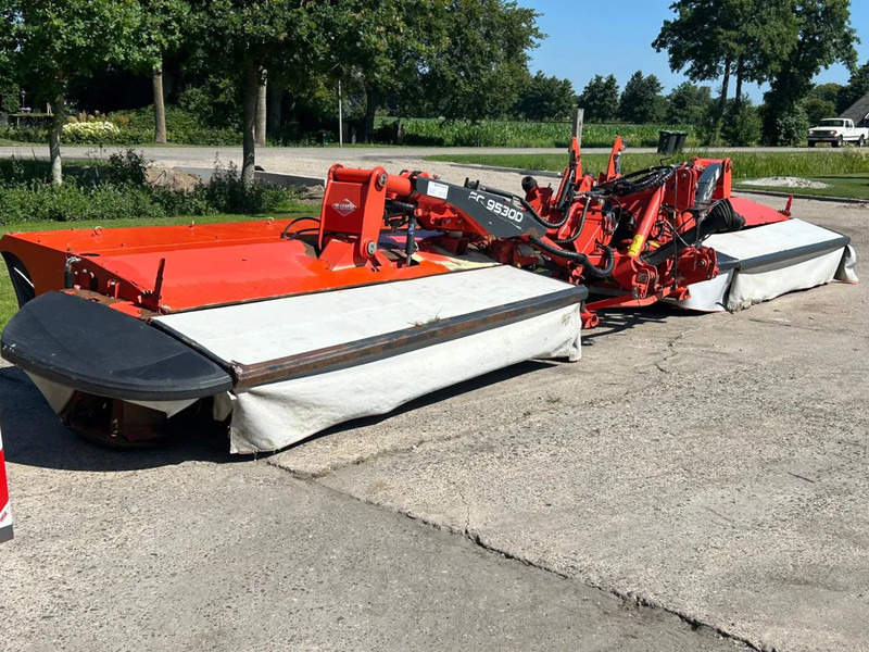 Kuhn FC 9530 D Lift control Kneuzer triple maaier - Niittokone: kuva Kuhn FC 9530 D Lift control Kneuzer triple maaier - Niittokone Kuhn FC 9530 D Lift control Kneuzer triple maaier - Niittokone: kuva Kuhn FC 9530 D Lift control Kneuzer triple maaier - Niittokone