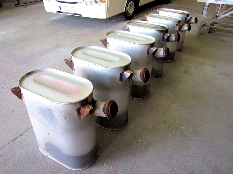 Pots d'échappement ILIADE : - Pakokaasujärjestelmä - Bussi: kuva Pots d'échappement ILIADE : - Pakokaasujärjestelmä - Bussi Pots d'échappement ILIADE : - Pakokaasujärjestelmä - Bussi: kuva Pots d'échappement ILIADE : - Pakokaasujärjestelmä - Bussi