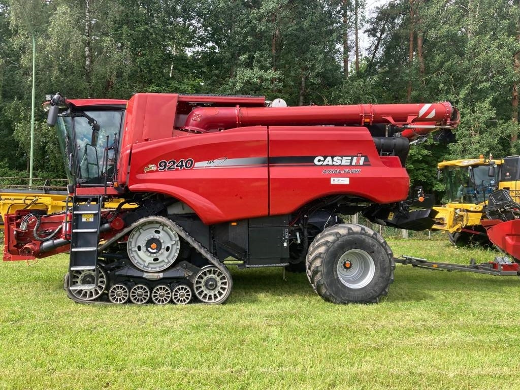 Case IH 9240 - Leikkuupuimuri: kuva Case IH 9240 - Leikkuupuimuri Case IH 9240 - Leikkuupuimuri: kuva Case IH 9240 - Leikkuupuimuri