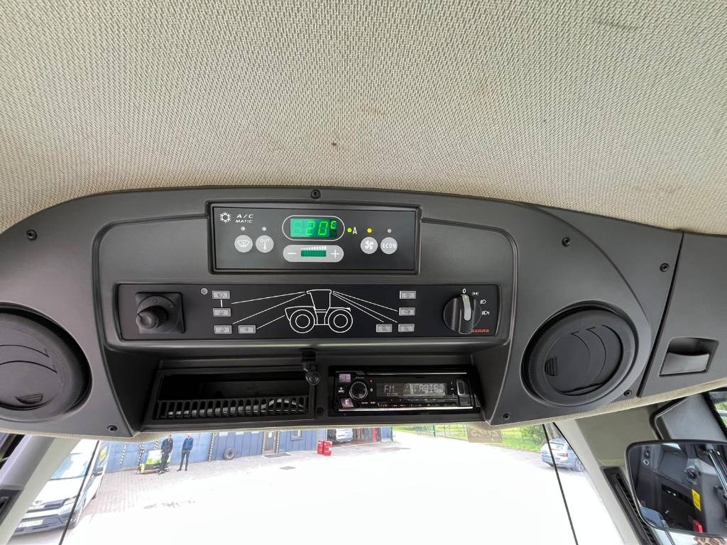 Traktori Claas XERION 5000 TRAC TS: kuva Traktori Claas XERION 5000 TRAC TS Traktori Claas XERION 5000 TRAC TS: kuva Traktori Claas XERION 5000 TRAC TS