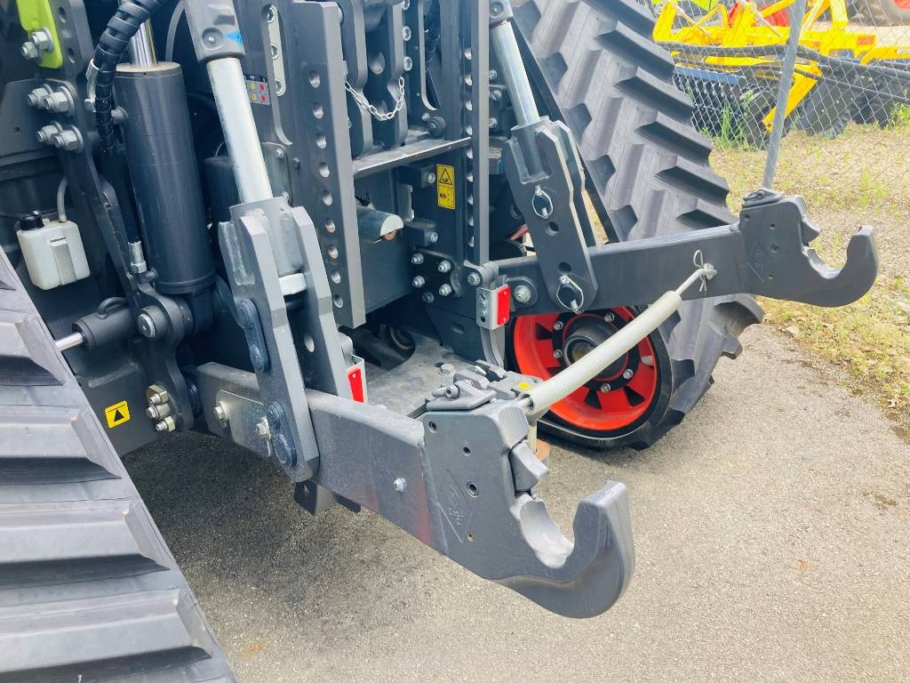 Traktori Claas XERION 5000 TRAC TS: kuva Traktori Claas XERION 5000 TRAC TS