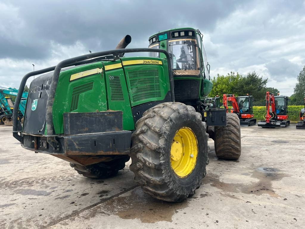 John Deere 1470 E - Harvesteri: kuva John Deere 1470 E - Harvesteri John Deere 1470 E - Harvesteri: kuva John Deere 1470 E - Harvesteri