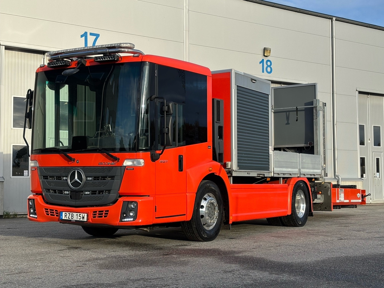 TMA-bil Mercedes-Benz Econic 1827 4x2 -2021 | Hiab-kran - Lava-kuorma-auto, Nosturiauto: kuva  TMA-bil Mercedes-Benz Econic 1827 4x2 -2021 | Hiab-kran - Lava-kuorma-auto, Nosturiauto TMA-bil Mercedes-Benz Econic 1827 4x2 -2021 | Hiab-kran - Lava-kuorma-auto, Nosturiauto: kuva  TMA-bil Mercedes-Benz Econic 1827 4x2 -2021 | Hiab-kran - Lava-kuorma-auto, Nosturiauto