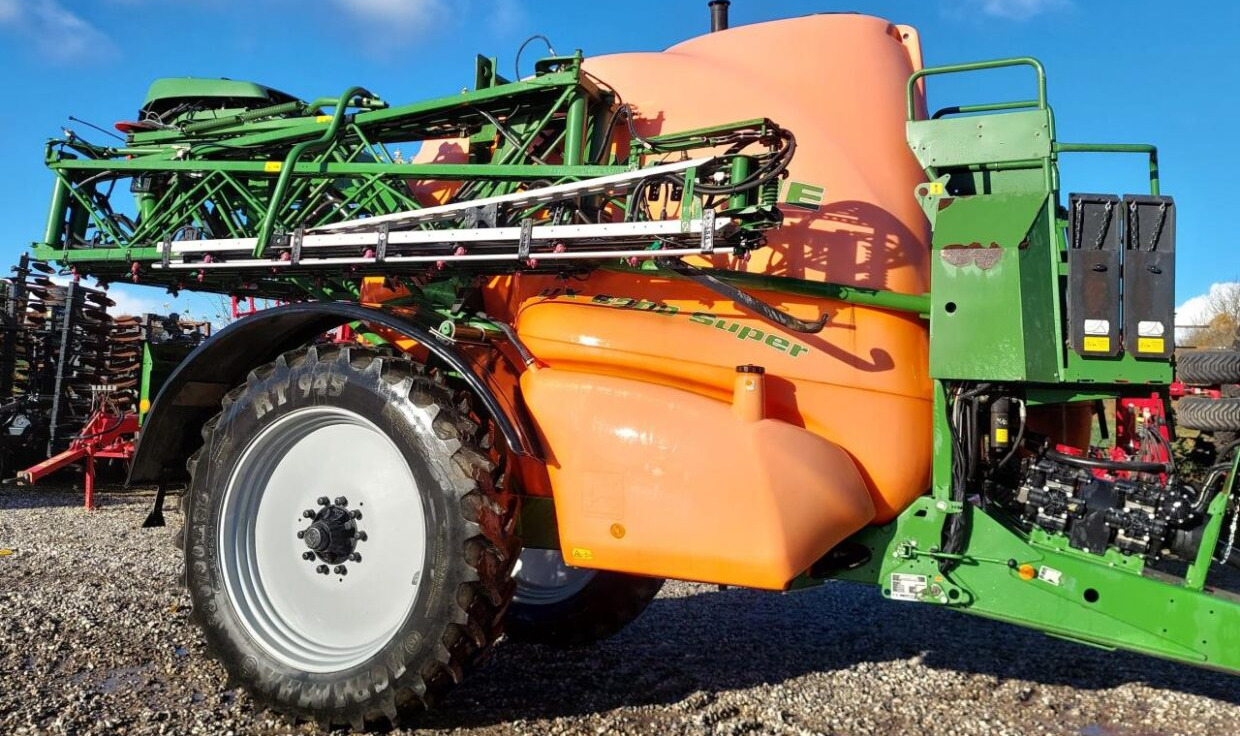 Amazone UX 6200 Super 30-24m - Hinattava kasvinsuojeluruisku: kuva Amazone UX 6200 Super 30-24m - Hinattava kasvinsuojeluruisku Amazone UX 6200 Super 30-24m - Hinattava kasvinsuojeluruisku: kuva Amazone UX 6200 Super 30-24m - Hinattava kasvinsuojeluruisku