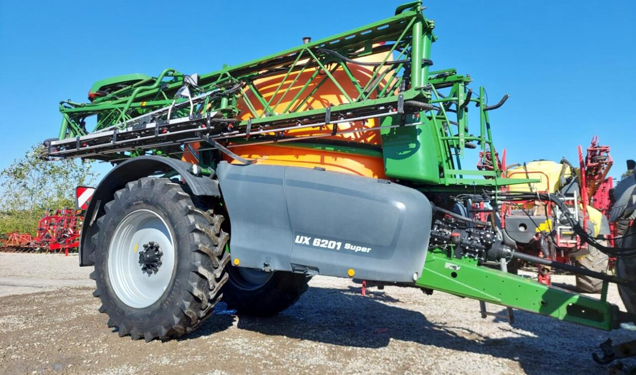 Amazone UX 6201 Super - 24-30-36m - Hinattava kasvinsuojeluruisku: kuva Amazone UX 6201 Super - 24-30-36m - Hinattava kasvinsuojeluruisku Amazone UX 6201 Super - 24-30-36m - Hinattava kasvinsuojeluruisku: kuva Amazone UX 6201 Super - 24-30-36m - Hinattava kasvinsuojeluruisku