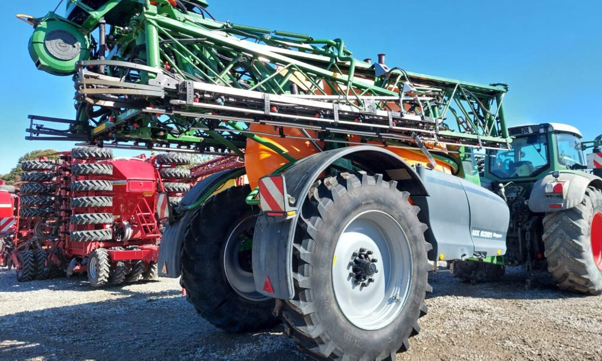 Amazone UX 6201 Super - 24-30-36m - Hinattava kasvinsuojeluruisku: kuva Amazone UX 6201 Super - 24-30-36m - Hinattava kasvinsuojeluruisku Amazone UX 6201 Super - 24-30-36m - Hinattava kasvinsuojeluruisku: kuva Amazone UX 6201 Super - 24-30-36m - Hinattava kasvinsuojeluruisku