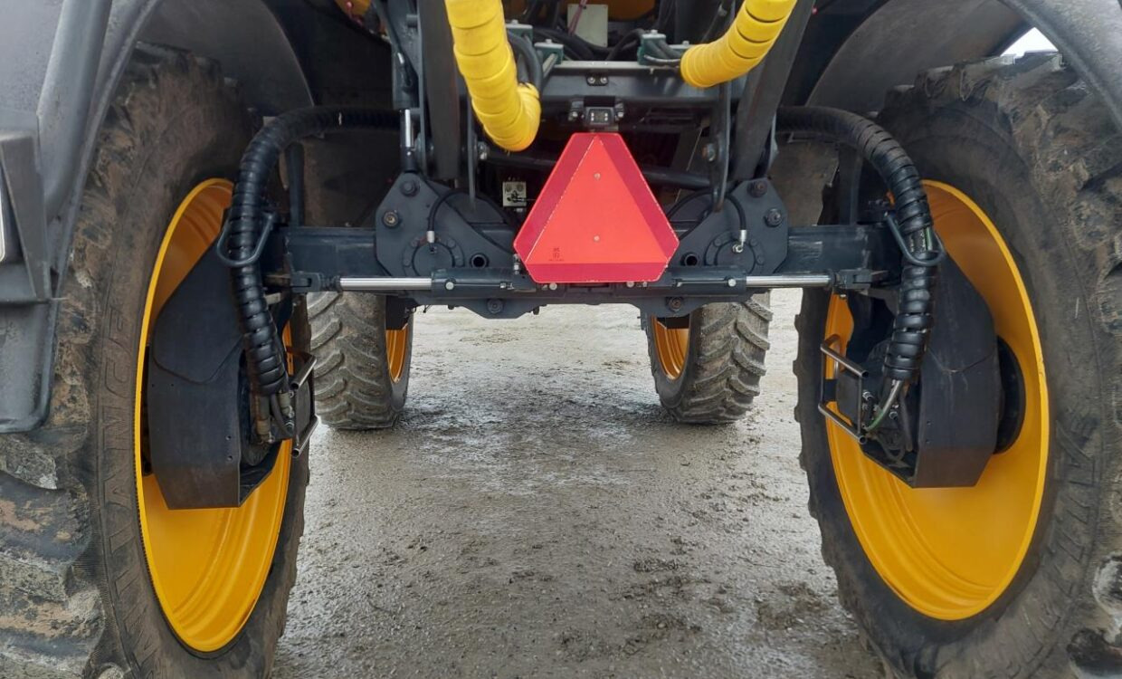 Danfoil Airforce 1 24-36 - Itsekulkeva kasvinsuojeluruisku: kuva Danfoil Airforce 1 24-36 - Itsekulkeva kasvinsuojeluruisku Danfoil Airforce 1 24-36 - Itsekulkeva kasvinsuojeluruisku: kuva Danfoil Airforce 1 24-36 - Itsekulkeva kasvinsuojeluruisku