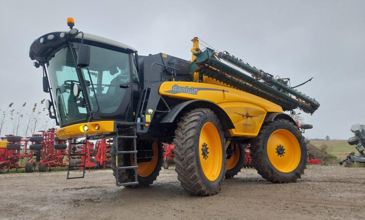 Danfoil Airforce 1 24-36 - Itsekulkeva kasvinsuojeluruisku: kuva Danfoil Airforce 1 24-36 - Itsekulkeva kasvinsuojeluruisku Danfoil Airforce 1 24-36 - Itsekulkeva kasvinsuojeluruisku: kuva Danfoil Airforce 1 24-36 - Itsekulkeva kasvinsuojeluruisku