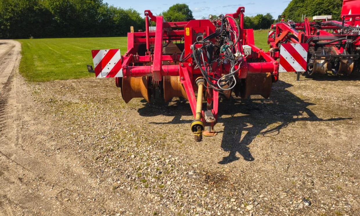 Grimme RL3000 - Perunannostokone: kuva Grimme RL3000 - Perunannostokone Grimme RL3000 - Perunannostokone: kuva Grimme RL3000 - Perunannostokone