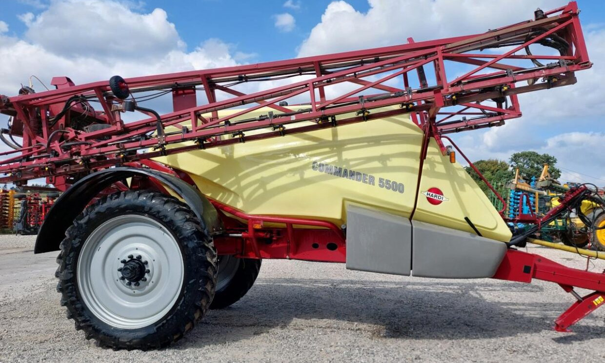 Hardi Commander 5500i -30m - Hinattava kasvinsuojeluruisku: kuva Hardi Commander 5500i -30m - Hinattava kasvinsuojeluruisku Hardi Commander 5500i -30m - Hinattava kasvinsuojeluruisku: kuva Hardi Commander 5500i -30m - Hinattava kasvinsuojeluruisku
