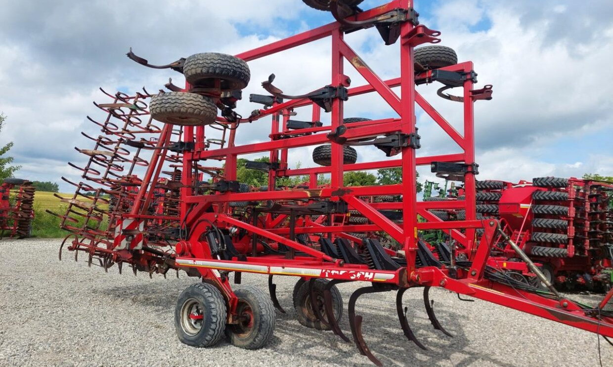Horsch TERRANO 8 FG + Kverneland C - Äes: kuva Horsch TERRANO 8 FG + Kverneland C - Äes Horsch TERRANO 8 FG + Kverneland C - Äes: kuva Horsch TERRANO 8 FG + Kverneland C - Äes