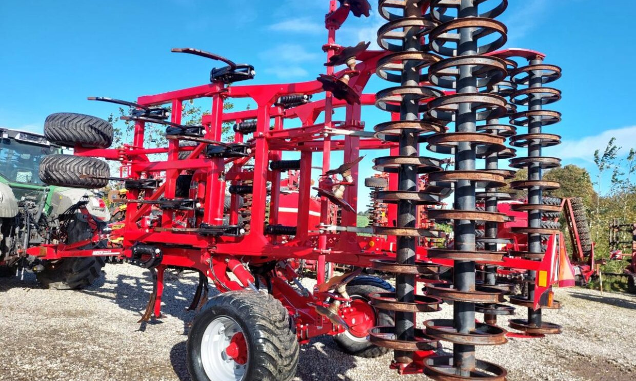 Horsch Terrano 6.3 GX - Äes: kuva Horsch Terrano 6.3 GX - Äes Horsch Terrano 6.3 GX - Äes: kuva Horsch Terrano 6.3 GX - Äes