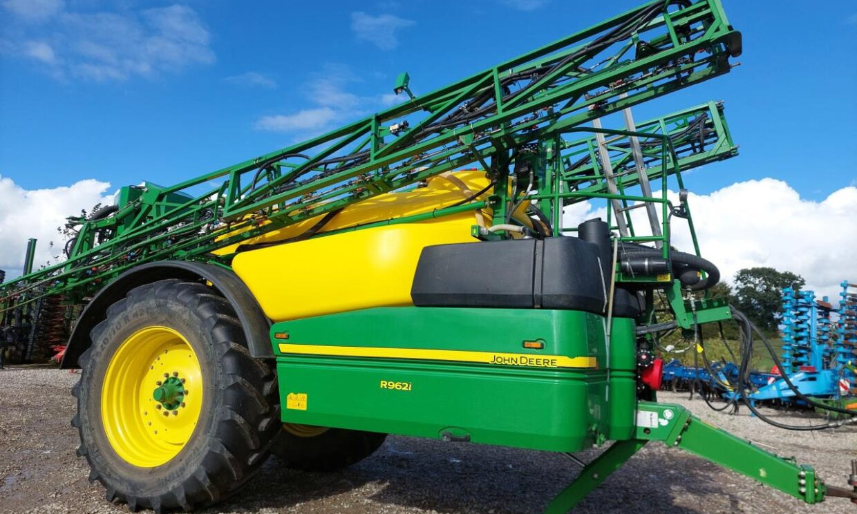 John Deere R962i - 28m - Hinattava kasvinsuojeluruisku: kuva John Deere R962i - 28m - Hinattava kasvinsuojeluruisku John Deere R962i - 28m - Hinattava kasvinsuojeluruisku: kuva John Deere R962i - 28m - Hinattava kasvinsuojeluruisku