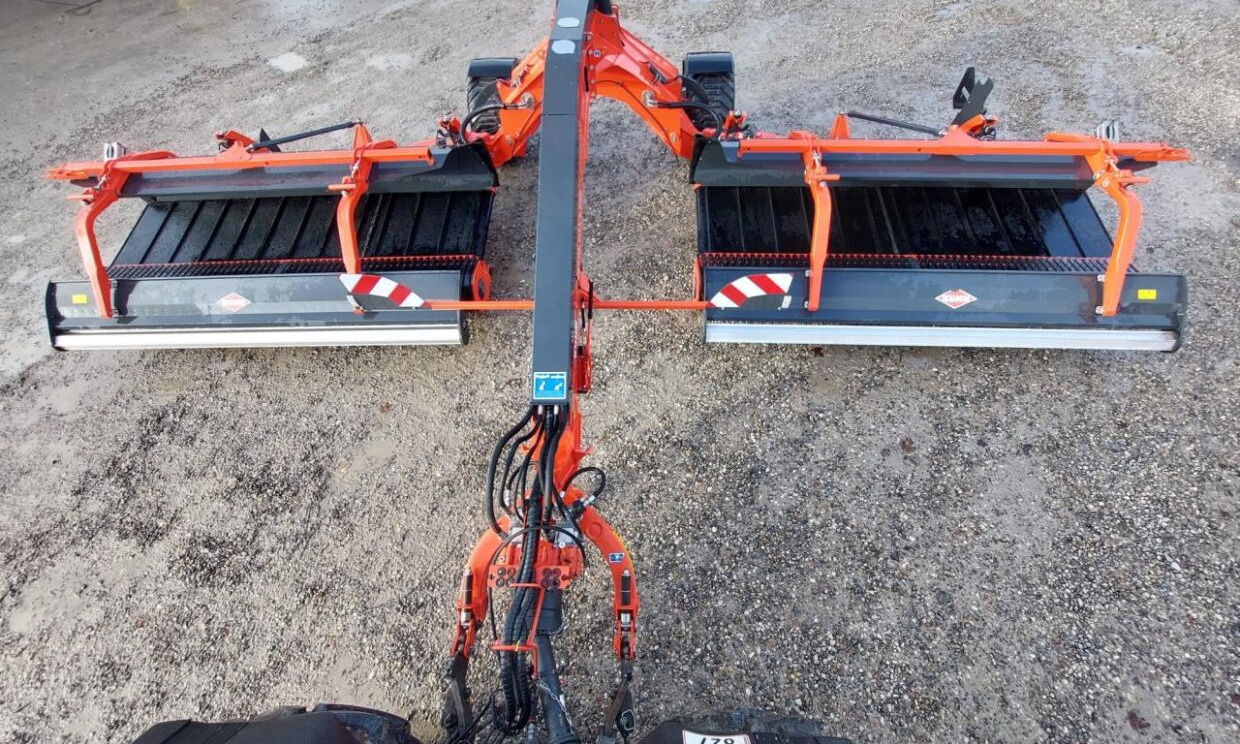 Kuhn Merge Maxx 950 - Pöyhin: kuva Kuhn Merge Maxx 950 - Pöyhin Kuhn Merge Maxx 950 - Pöyhin: kuva Kuhn Merge Maxx 950 - Pöyhin