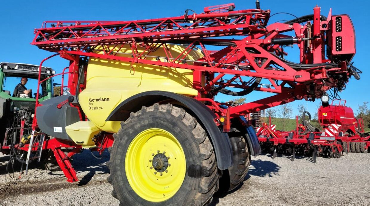 Kverneland Ixtrack C50 - 30 m - Hinattava kasvinsuojeluruisku: kuva Kverneland Ixtrack C50 - 30 m - Hinattava kasvinsuojeluruisku Kverneland Ixtrack C50 - 30 m - Hinattava kasvinsuojeluruisku: kuva Kverneland Ixtrack C50 - 30 m - Hinattava kasvinsuojeluruisku