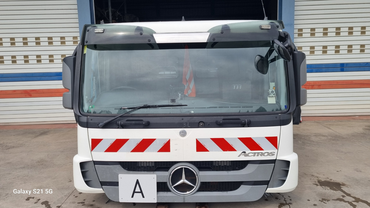 MERCEDES ACTROS  MP3  EURO 5 - Ohjaamo: kuva MERCEDES ACTROS  MP3  EURO 5 - Ohjaamo MERCEDES ACTROS  MP3  EURO 5 - Ohjaamo: kuva MERCEDES ACTROS  MP3  EURO 5 - Ohjaamo