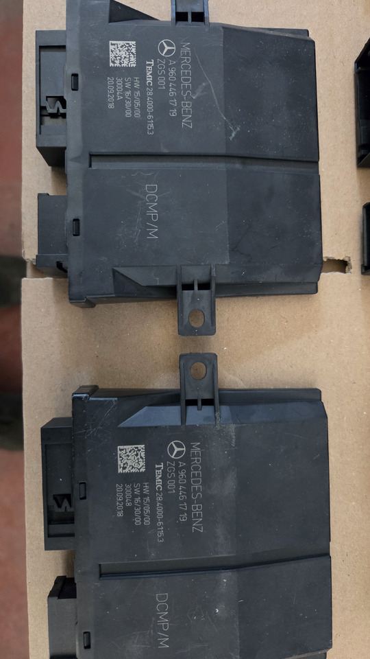 MERCEDES-BENZ CONTROL UNIT TM-BF - Kojelauta - Kuorma-auto: kuva MERCEDES-BENZ CONTROL UNIT TM-BF - Kojelauta - Kuorma-auto MERCEDES-BENZ CONTROL UNIT TM-BF - Kojelauta - Kuorma-auto: kuva MERCEDES-BENZ CONTROL UNIT TM-BF - Kojelauta - Kuorma-auto