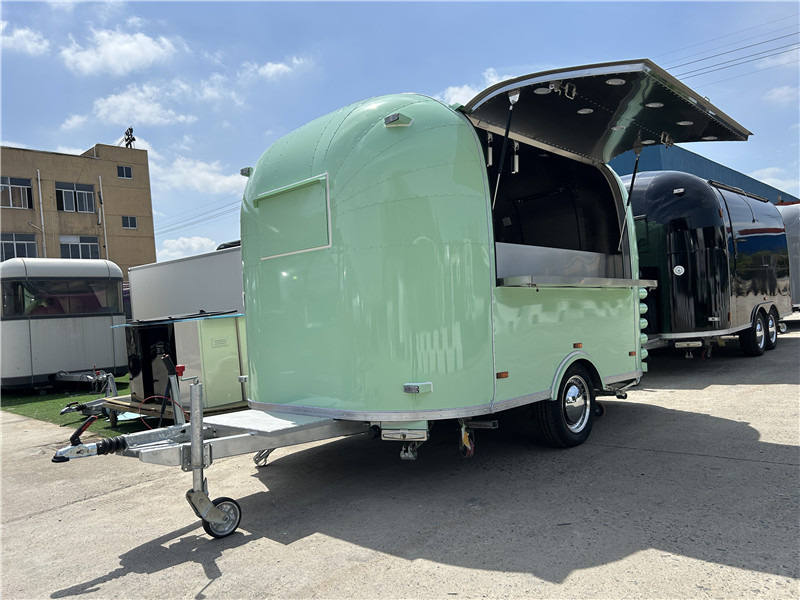 BBQ Burger Food Truck Pizza Food Trailer - Myyntivaunu: kuva BBQ Burger Food Truck Pizza Food Trailer - Myyntivaunu BBQ Burger Food Truck Pizza Food Trailer - Myyntivaunu: kuva BBQ Burger Food Truck Pizza Food Trailer - Myyntivaunu