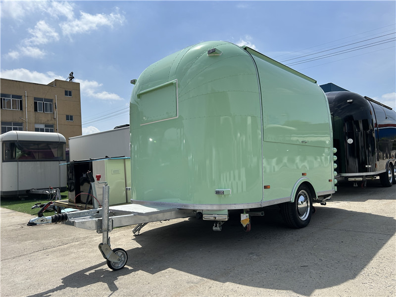 BBQ Burger Food Truck Pizza Food Trailer - Myyntivaunu: kuva BBQ Burger Food Truck Pizza Food Trailer - Myyntivaunu BBQ Burger Food Truck Pizza Food Trailer - Myyntivaunu: kuva BBQ Burger Food Truck Pizza Food Trailer - Myyntivaunu