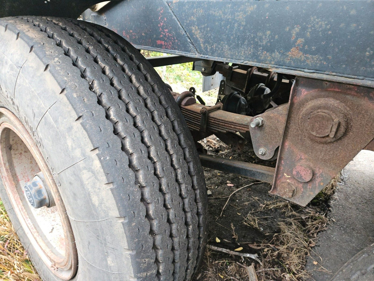 Kässbohrer Silo Güllefaß 33m³ Blattfederung - Bulk-säiliöperävaunu: kuva Kässbohrer Silo Güllefaß 33m³ Blattfederung - Bulk-säiliöperävaunu Kässbohrer Silo Güllefaß 33m³ Blattfederung - Bulk-säiliöperävaunu: kuva Kässbohrer Silo Güllefaß 33m³ Blattfederung - Bulk-säiliöperävaunu