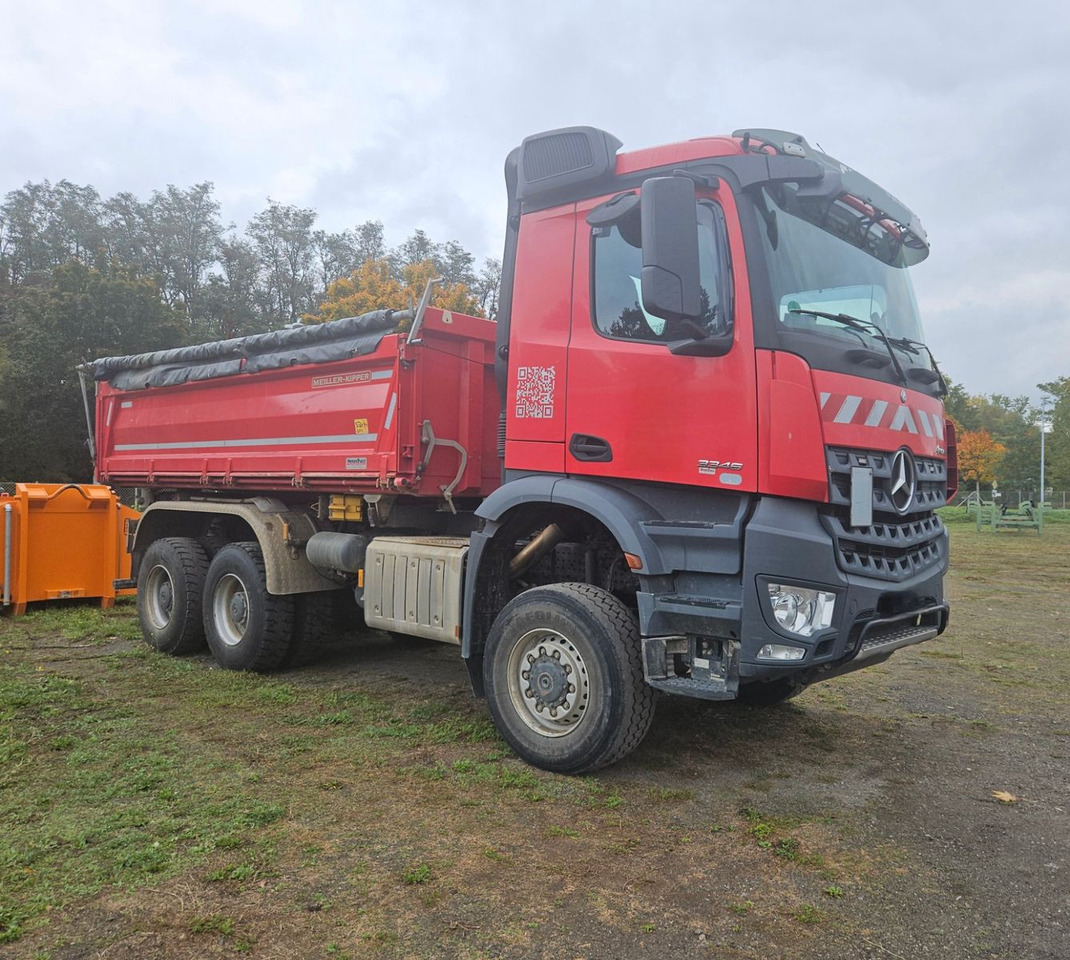 Mercedes-Benz Arocs 3346 6x6 Dreiseitenkipper mit Bordmatik - Kippiauto kuorma-auto: kuva  Mercedes-Benz Arocs 3346 6x6 Dreiseitenkipper mit Bordmatik - Kippiauto kuorma-auto Mercedes-Benz Arocs 3346 6x6 Dreiseitenkipper mit Bordmatik - Kippiauto kuorma-auto: kuva  Mercedes-Benz Arocs 3346 6x6 Dreiseitenkipper mit Bordmatik - Kippiauto kuorma-auto