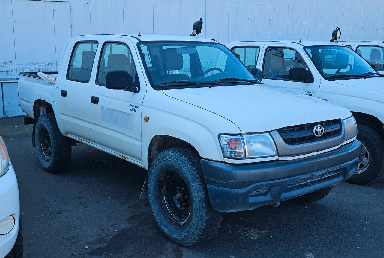 Toyota Hilux Double Cab 4x4 - Maasturi/ Katumaasturi: kuva Toyota Hilux Double Cab 4x4 - Maasturi/ Katumaasturi Toyota Hilux Double Cab 4x4 - Maasturi/ Katumaasturi: kuva Toyota Hilux Double Cab 4x4 - Maasturi/ Katumaasturi