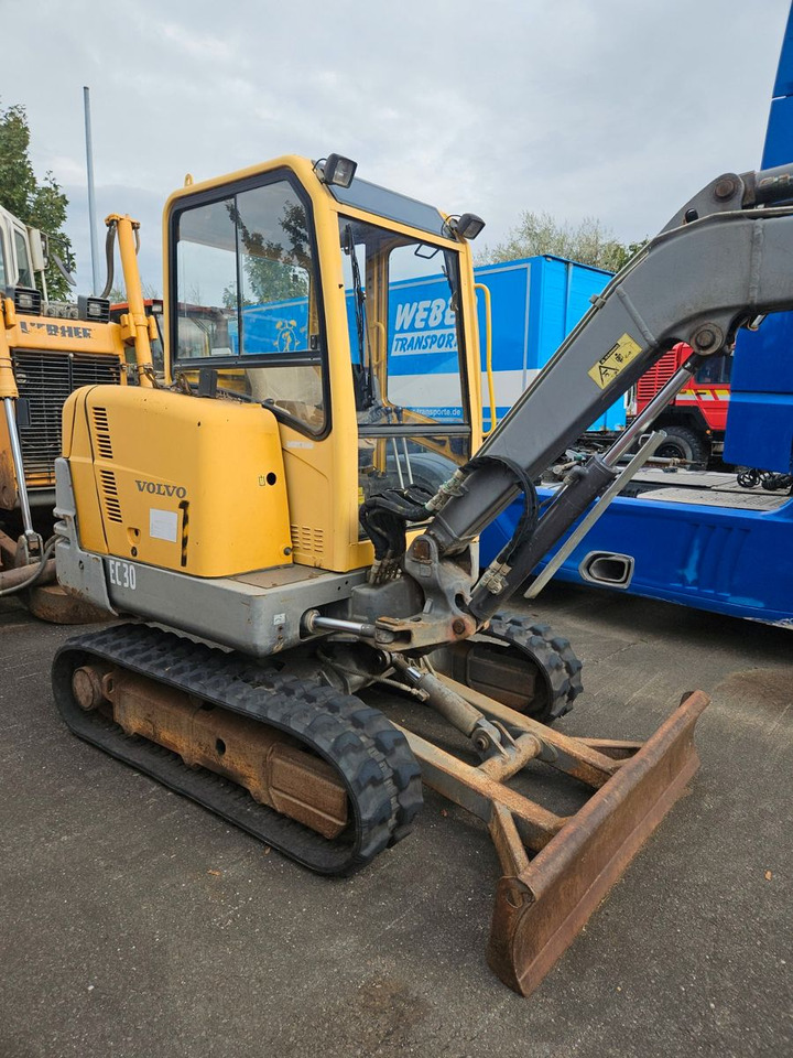 Volvo EC30 Minibagger - Minikuormaaja: kuva Volvo EC30 Minibagger - Minikuormaaja Volvo EC30 Minibagger - Minikuormaaja: kuva Volvo EC30 Minibagger - Minikuormaaja