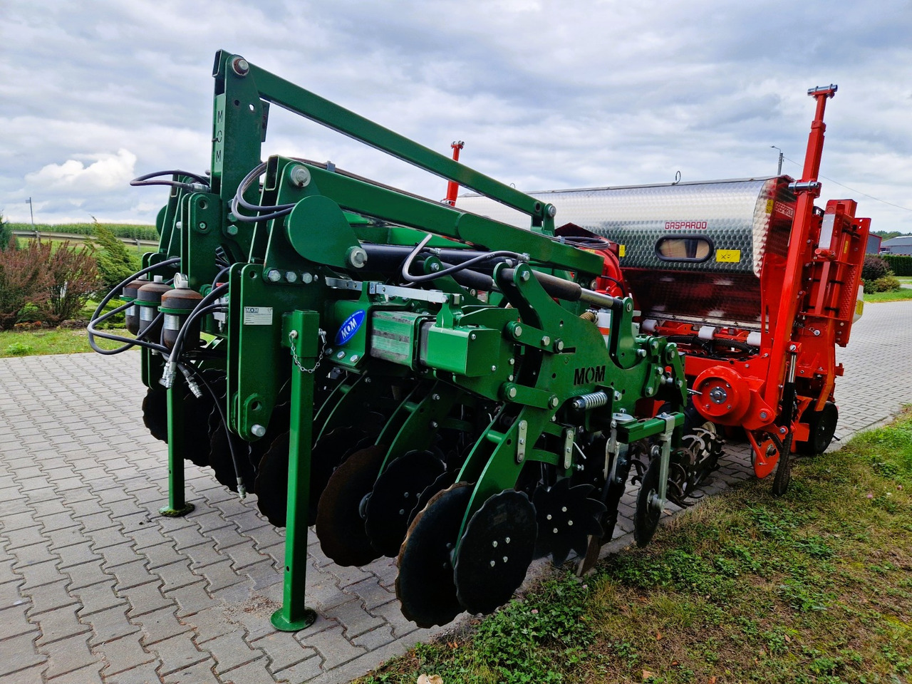 MASCHIO GASPARDO + Moretto MOM MAGA 6R + Strip Hawk - Tarkkuuskylvökone: kuva MASCHIO GASPARDO + Moretto MOM MAGA 6R + Strip Hawk - Tarkkuuskylvökone MASCHIO GASPARDO + Moretto MOM MAGA 6R + Strip Hawk - Tarkkuuskylvökone: kuva MASCHIO GASPARDO + Moretto MOM MAGA 6R + Strip Hawk - Tarkkuuskylvökone