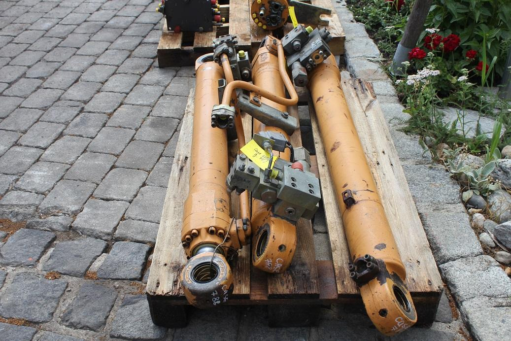 Case 788 LC - Hydraulisylinteri - Rakennuskoneet: kuva Case 788 LC - Hydraulisylinteri - Rakennuskoneet Case 788 LC - Hydraulisylinteri - Rakennuskoneet: kuva Case 788 LC - Hydraulisylinteri - Rakennuskoneet