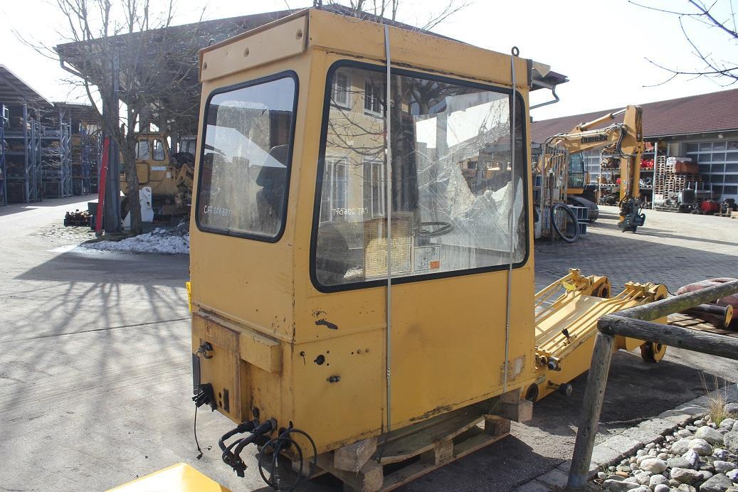 Caterpillar 206 BFT - Ohjaamo - Rakennuskoneet: kuva Caterpillar 206 BFT - Ohjaamo - Rakennuskoneet Caterpillar 206 BFT - Ohjaamo - Rakennuskoneet: kuva Caterpillar 206 BFT - Ohjaamo - Rakennuskoneet