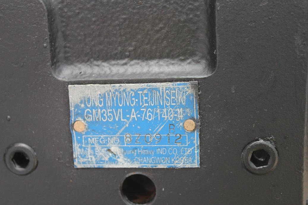 Doosan 220 - Ajomoottori - Rakennuskoneet: kuva  Doosan 220 - Ajomoottori - Rakennuskoneet Doosan 220 - Ajomoottori - Rakennuskoneet: kuva  Doosan 220 - Ajomoottori - Rakennuskoneet