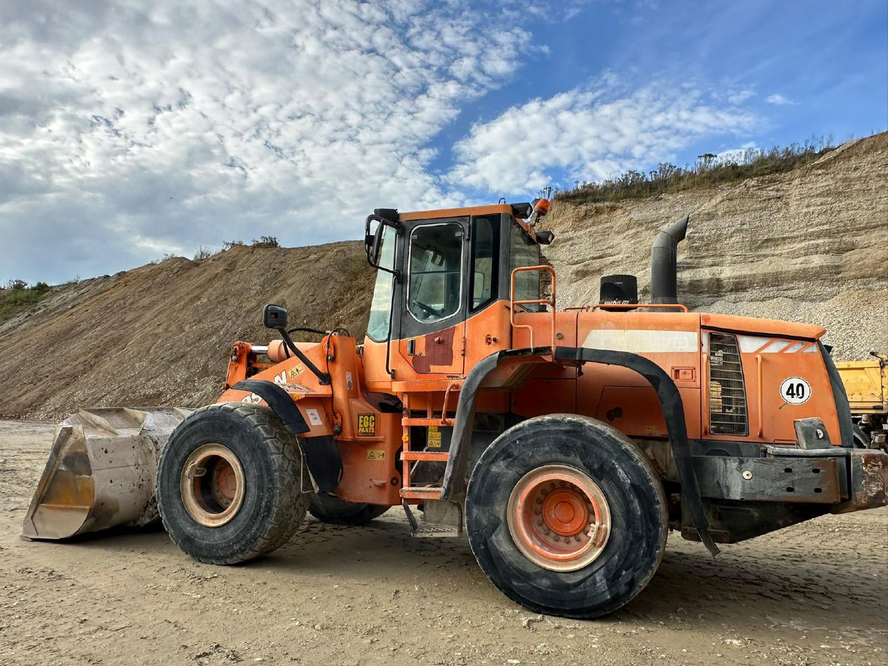 Doosan DL 300 - Pyöräkuormaaja: kuva Doosan DL 300 - Pyöräkuormaaja Doosan DL 300 - Pyöräkuormaaja: kuva Doosan DL 300 - Pyöräkuormaaja