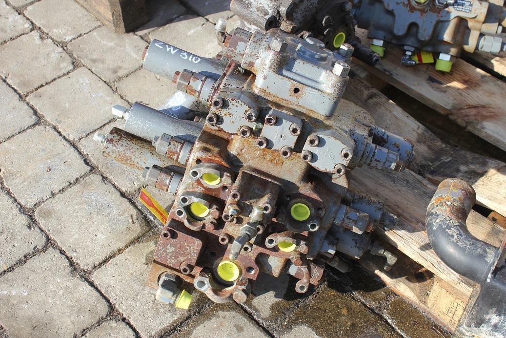 Hitachi ZW 310 - Hydrauliventtiili - Rakennuskoneet: kuva Hitachi ZW 310 - Hydrauliventtiili - Rakennuskoneet Hitachi ZW 310 - Hydrauliventtiili - Rakennuskoneet: kuva Hitachi ZW 310 - Hydrauliventtiili - Rakennuskoneet