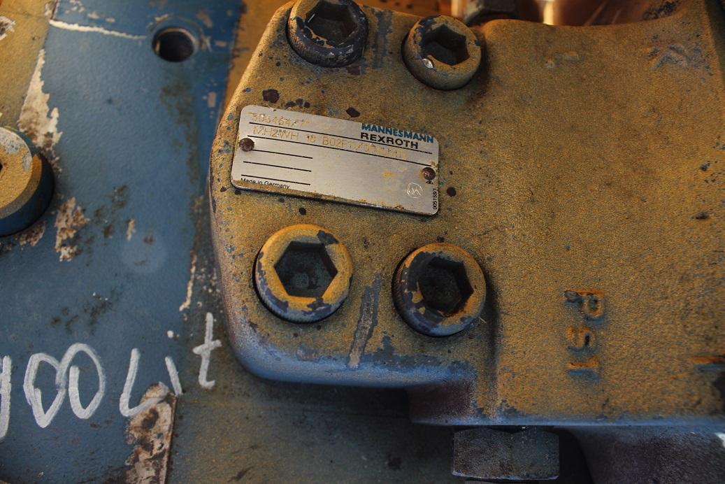 Liebherr A 900 LIT - Hydrauliventtiili - Rakennuskoneet: kuva Liebherr A 900 LIT - Hydrauliventtiili - Rakennuskoneet Liebherr A 900 LIT - Hydrauliventtiili - Rakennuskoneet: kuva Liebherr A 900 LIT - Hydrauliventtiili - Rakennuskoneet