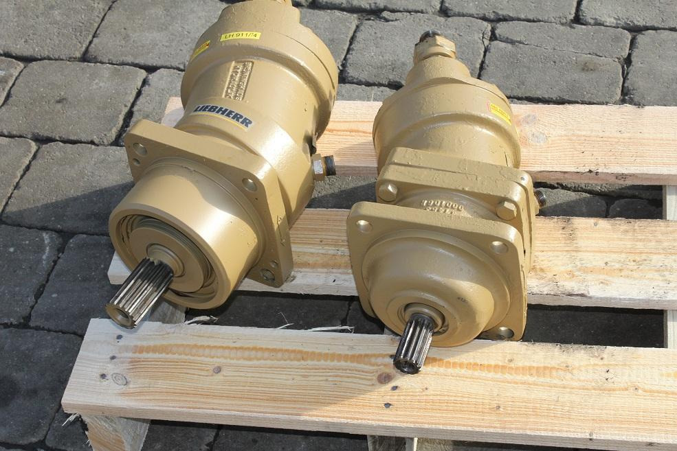 Liebherr A 911 - Hydraulimoottori - Rakennuskoneet: kuva Liebherr A 911 - Hydraulimoottori - Rakennuskoneet Liebherr A 911 - Hydraulimoottori - Rakennuskoneet: kuva Liebherr A 911 - Hydraulimoottori - Rakennuskoneet