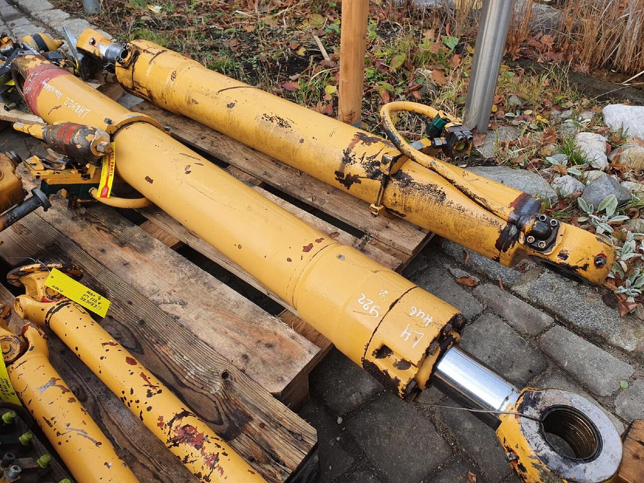 Liebherr A 922 - Hydraulisylinteri - Rakennuskoneet: kuva Liebherr A 922 - Hydraulisylinteri - Rakennuskoneet Liebherr A 922 - Hydraulisylinteri - Rakennuskoneet: kuva Liebherr A 922 - Hydraulisylinteri - Rakennuskoneet