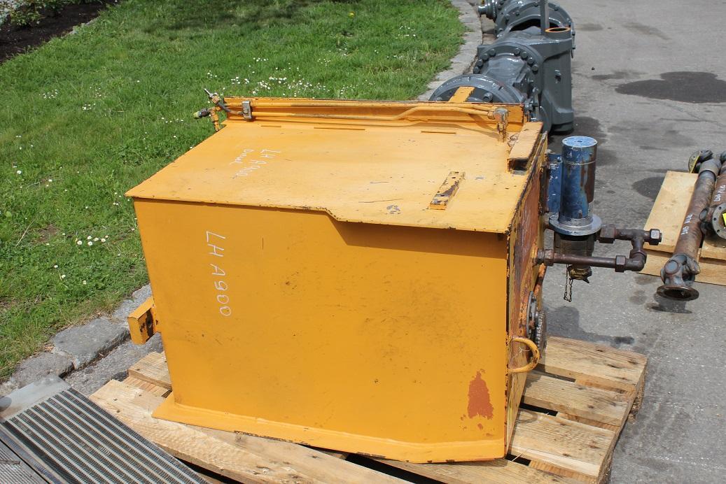 Liebherr A900B - Polttoainetankki - Kaivuri: kuva Liebherr A900B - Polttoainetankki - Kaivuri Liebherr A900B - Polttoainetankki - Kaivuri: kuva Liebherr A900B - Polttoainetankki - Kaivuri