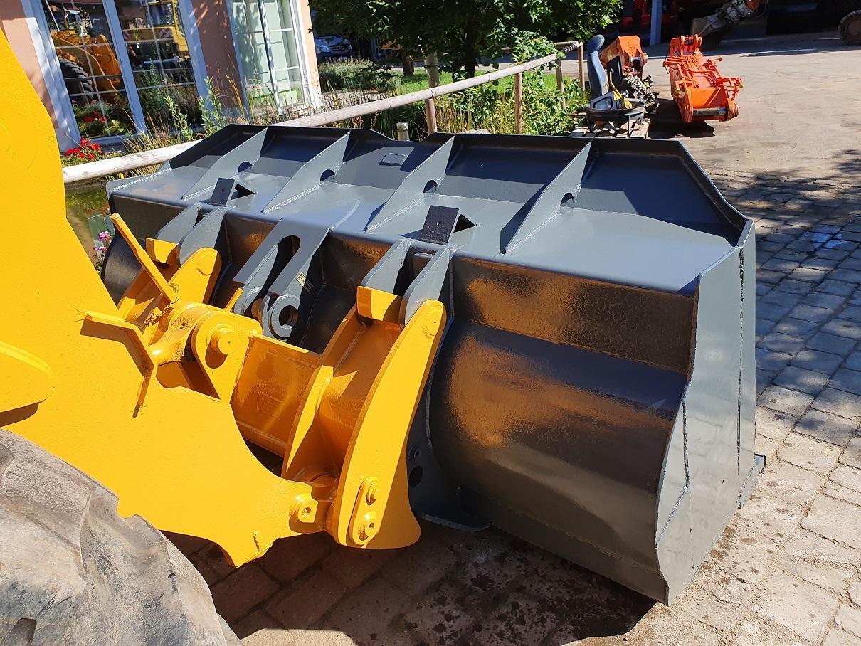 Pyöräkuormaaja Liebherr L 521: kuva Pyöräkuormaaja Liebherr L 521 Pyöräkuormaaja Liebherr L 521: kuva Pyöräkuormaaja Liebherr L 521