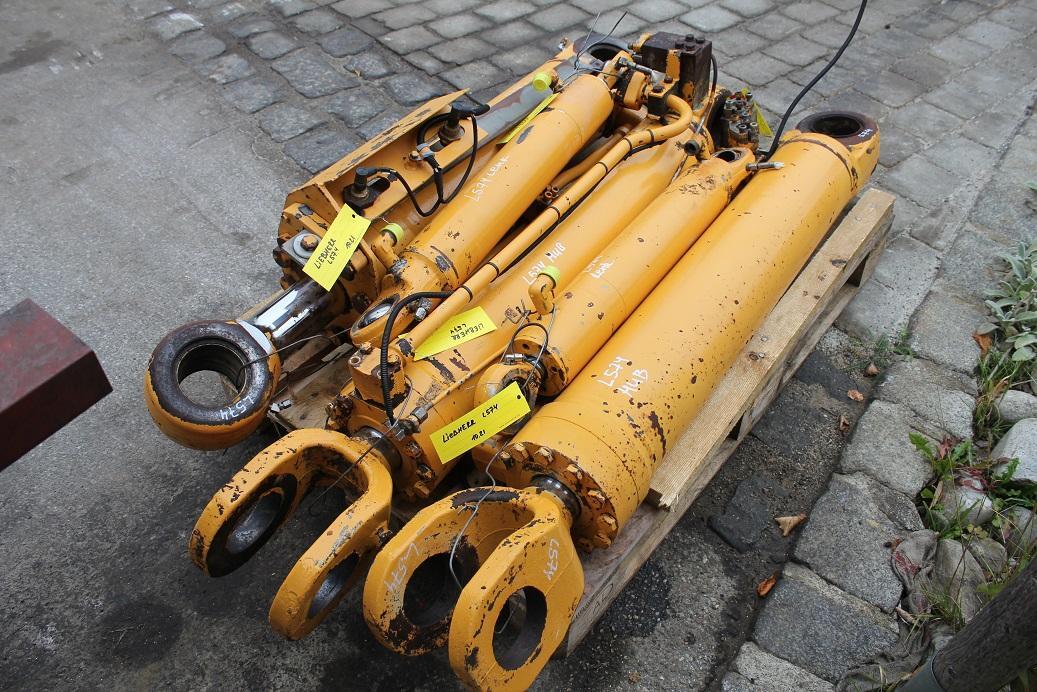 Liebherr L 574 - Hydraulisylinteri - Rakennuskoneet: kuva Liebherr L 574 - Hydraulisylinteri - Rakennuskoneet Liebherr L 574 - Hydraulisylinteri - Rakennuskoneet: kuva Liebherr L 574 - Hydraulisylinteri - Rakennuskoneet