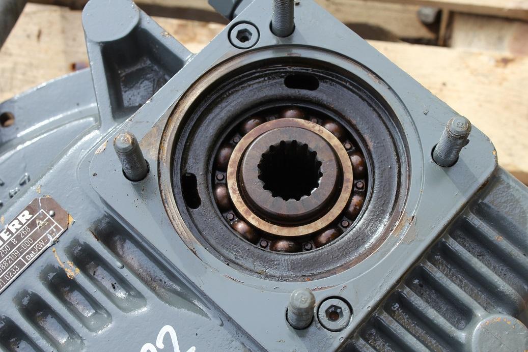 Liebherr PVG 250 aus LR 622 - Hydraulipumppu - Rakennuskoneet: kuva Liebherr PVG 250 aus LR 622 - Hydraulipumppu - Rakennuskoneet Liebherr PVG 250 aus LR 622 - Hydraulipumppu - Rakennuskoneet: kuva Liebherr PVG 250 aus LR 622 - Hydraulipumppu - Rakennuskoneet