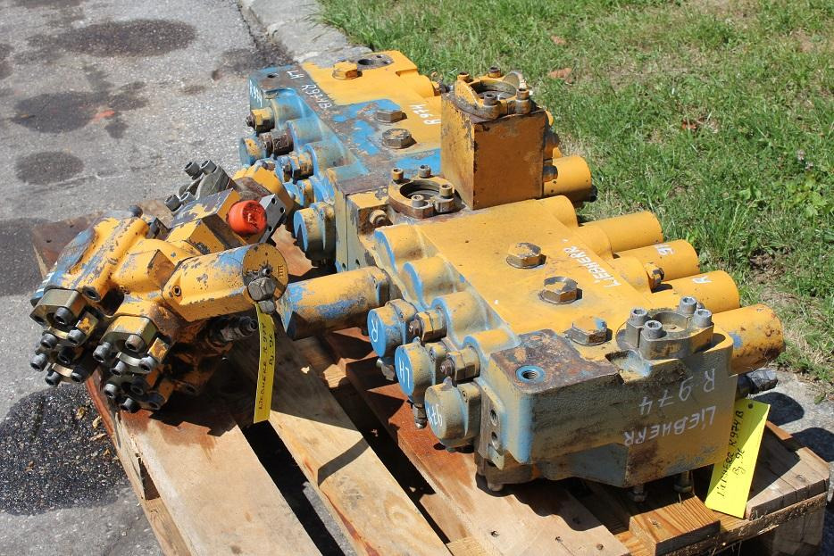 Liebherr R 974 - Hydrauliventtiili - Rakennuskoneet: kuva Liebherr R 974 - Hydrauliventtiili - Rakennuskoneet Liebherr R 974 - Hydrauliventtiili - Rakennuskoneet: kuva Liebherr R 974 - Hydrauliventtiili - Rakennuskoneet