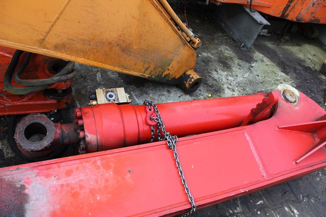 Hydraulisylinteri - Rakennuskoneet O&K MH Pllus: kuva Hydraulisylinteri - Rakennuskoneet O&K MH Pllus