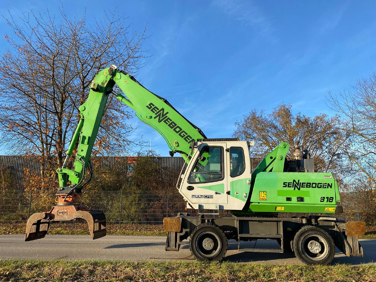 Sennebogen 818 - Materiaalinkäsittelykone: kuva Sennebogen 818 - Materiaalinkäsittelykone Sennebogen 818 - Materiaalinkäsittelykone: kuva Sennebogen 818 - Materiaalinkäsittelykone