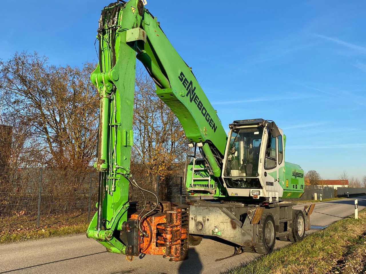 Sennebogen 818 - Materiaalinkäsittelykone: kuva Sennebogen 818 - Materiaalinkäsittelykone Sennebogen 818 - Materiaalinkäsittelykone: kuva Sennebogen 818 - Materiaalinkäsittelykone