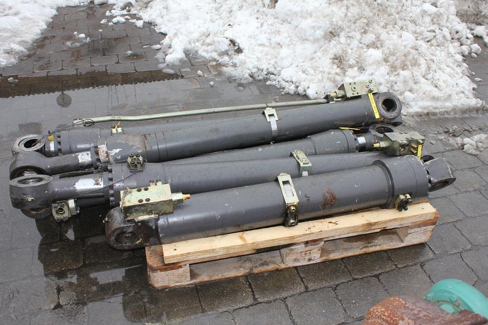 Volvo W 160 B - Hydraulisylinteri - Rakennuskoneet: kuva Volvo W 160 B - Hydraulisylinteri - Rakennuskoneet Volvo W 160 B - Hydraulisylinteri - Rakennuskoneet: kuva Volvo W 160 B - Hydraulisylinteri - Rakennuskoneet