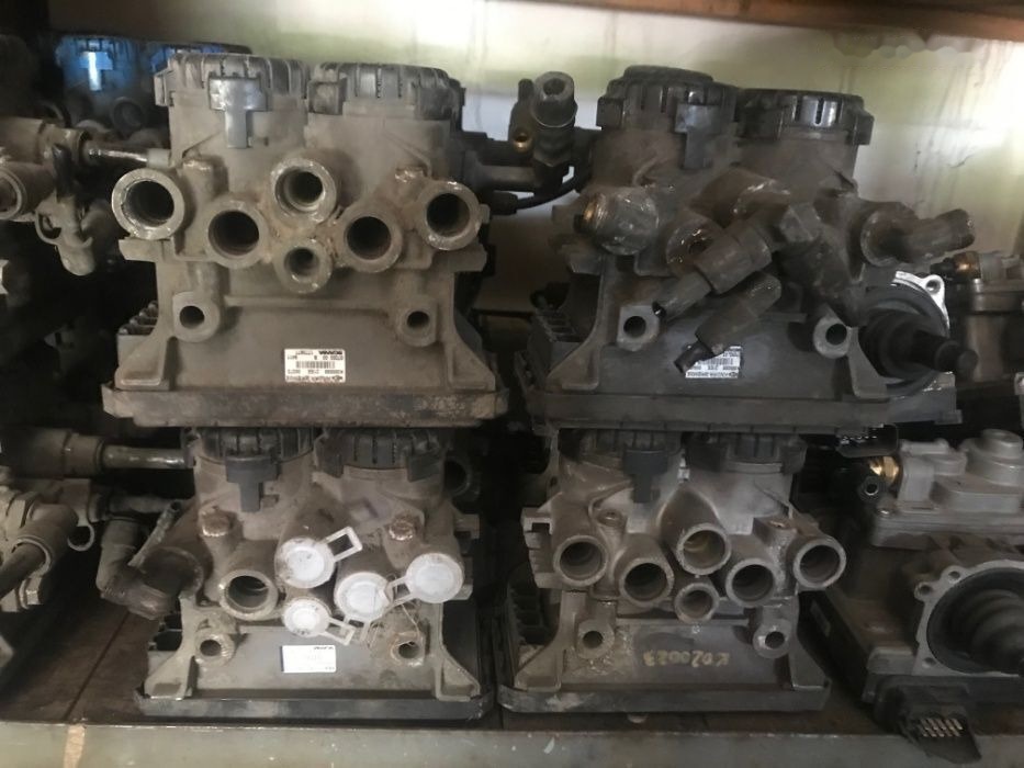 Knorr-Bremse K000088 Scania R - Jarruventtiili - Kuorma-auto: kuva Knorr-Bremse K000088 Scania R - Jarruventtiili - Kuorma-auto Knorr-Bremse K000088 Scania R - Jarruventtiili - Kuorma-auto: kuva Knorr-Bremse K000088 Scania R - Jarruventtiili - Kuorma-auto