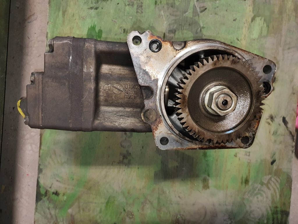 Voith LP490 A0021304215 Mercedes-Benz Actros MP4 - Kompressori - Kuorma-auto: kuva Voith LP490 A0021304215 Mercedes-Benz Actros MP4 - Kompressori - Kuorma-auto Voith LP490 A0021304215 Mercedes-Benz Actros MP4 - Kompressori - Kuorma-auto: kuva Voith LP490 A0021304215 Mercedes-Benz Actros MP4 - Kompressori - Kuorma-auto