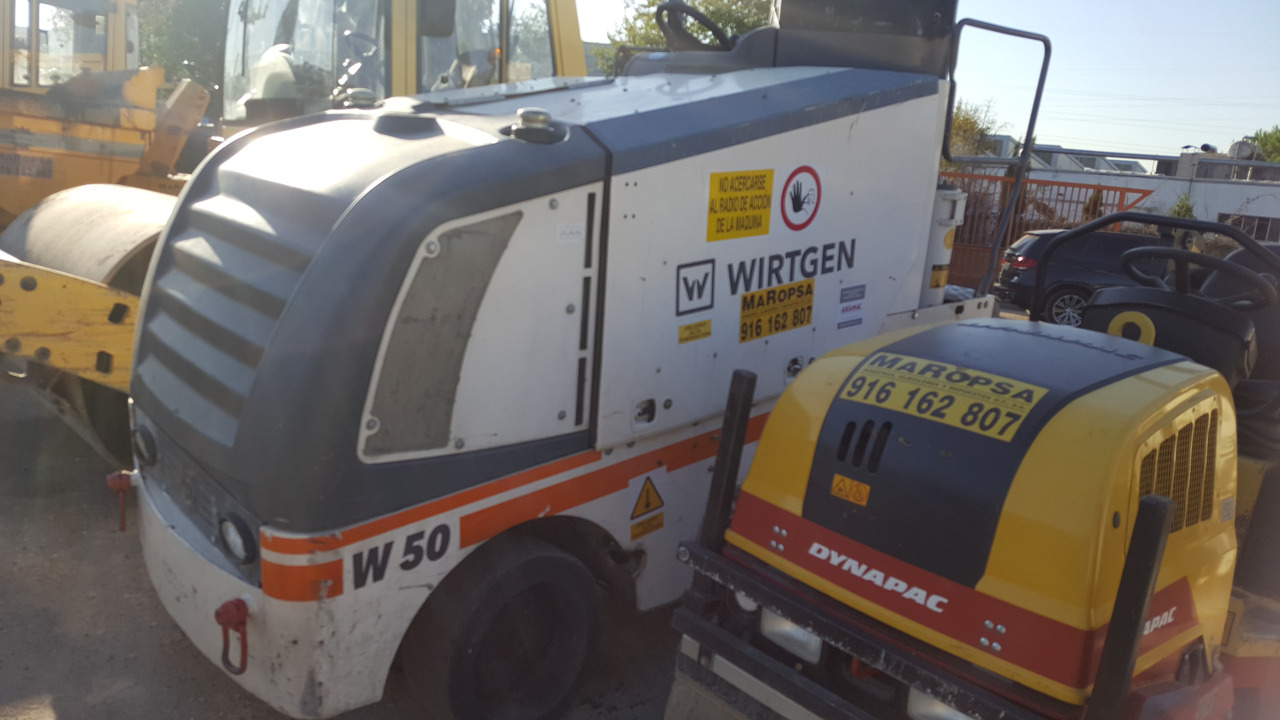 Fresadora de asfalto Wirtgen W 50 - Asfalttijyrsimen: kuva Fresadora de asfalto Wirtgen W 50 - Asfalttijyrsimen Fresadora de asfalto Wirtgen W 50 - Asfalttijyrsimen: kuva Fresadora de asfalto Wirtgen W 50 - Asfalttijyrsimen